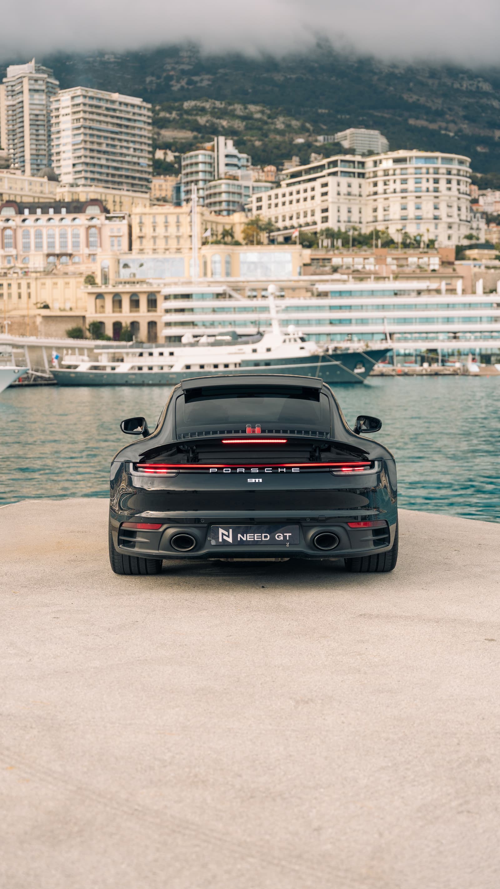Porsche 911 Carrera Paris - Location Prestige Île-de-France